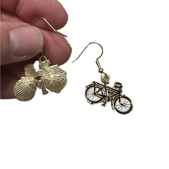 Y2K Retro Black Bicycle Drop Earrings - Picture 4 of 4